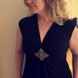 Sleeveless Brooch Top